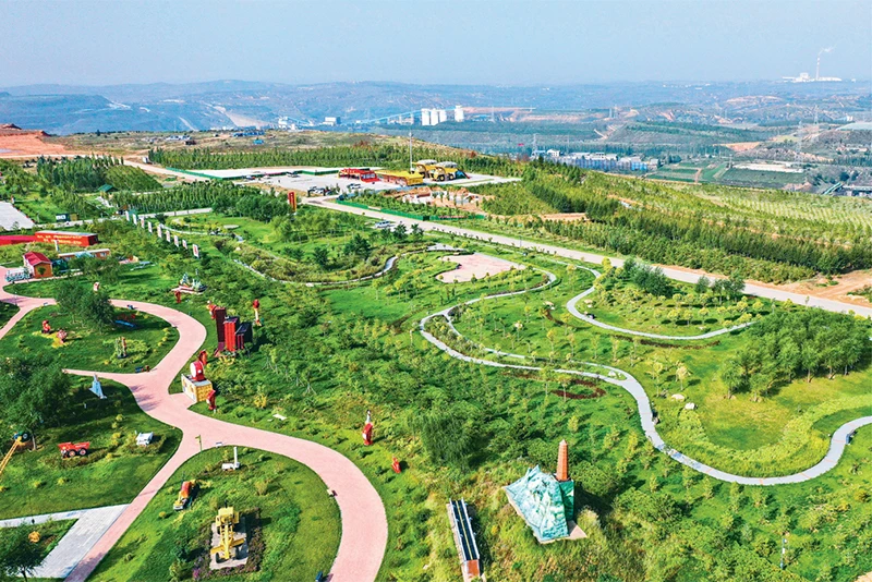 中共生態環境部黨組在《求是》雜志發表文章《聚焦建設美麗中國 深化生態文明體制改革》