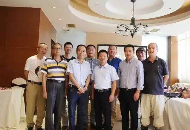 熱烈祝賀易柯露環保成功舉辦污水處理智慧運行工作站合作暨高端人才引進簽約儀式